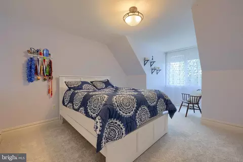 Bedroom - 388 Wheatfield Dr, Lititz, PA 17543 photo 3 of 7