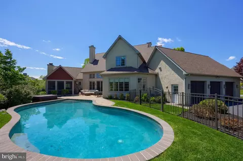 Exterior - 388 Wheatfield Dr, Lititz, PA 17543 photo 8 of 12