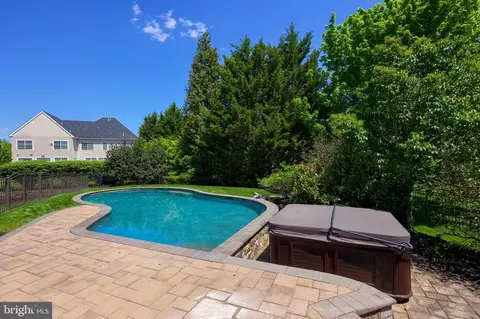 Exterior - 388 Wheatfield Dr, Lititz, PA 17543 photo 4 of 12