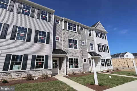2447 Spring Water Cir, Lancaster, PA 17601