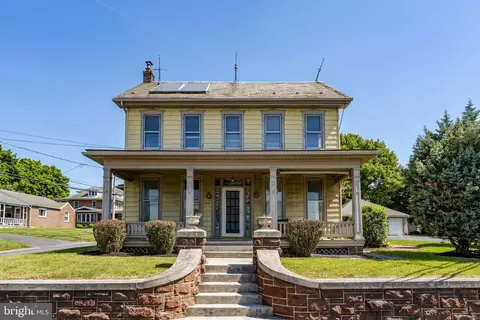 564 W Maple Grove Rd, Denver, PA 17517