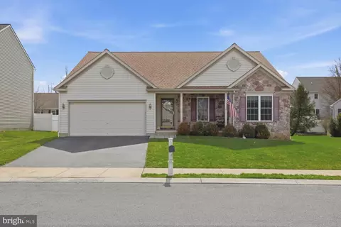 56 Tyler Dr, Ephrata, PA 17522