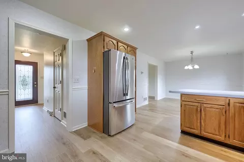 Entry Way - 1001 Rebecca Dr, Lititz, PA 17543 photo 4 of 4