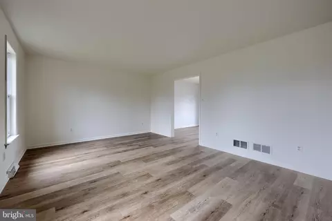 Living - 1001 Rebecca Dr, Lititz, PA 17543 photo 3 of 3