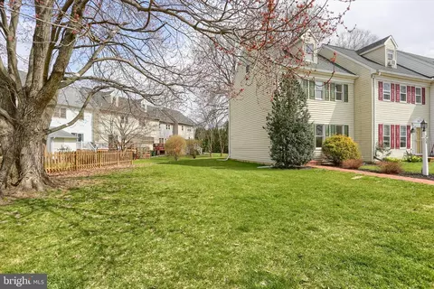 Exterior - 339 Cardinal Rd, Lititz, PA 17543 photo 4 of 8