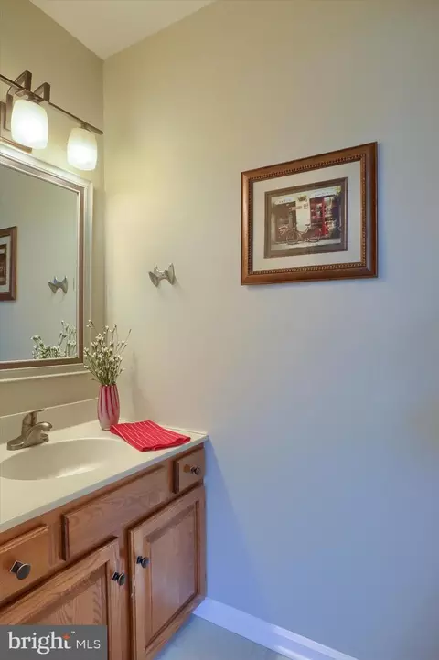 Bath - 339 Cardinal Rd, Lititz, PA 17543 photo 1 of 3