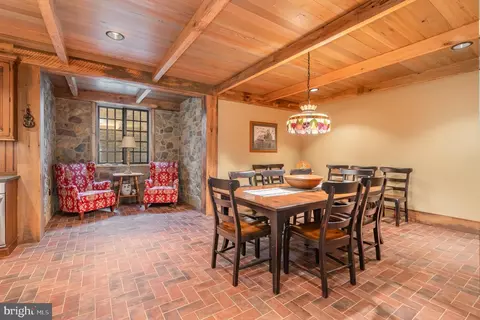 Dining - 280 Blantz Rd, Lititz, PA 17543 photo 3 of 5