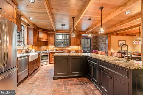 Kitchen - 280 Blantz Rd, Lititz, PA 17543 photo 7 of 10