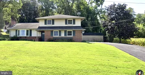 3206 Bowman Rd, Lancaster, PA 17601