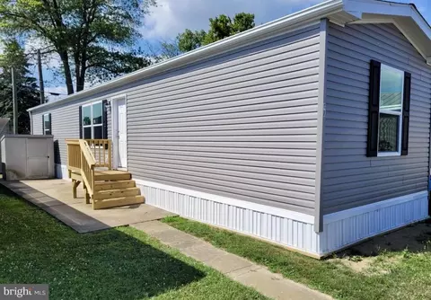 47 Hilltop Ave, Akron, PA 17501