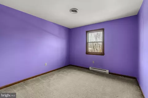 Bedroom - 30 Buttonwood Dr, Lititz, PA 17543 photo 3 of 6