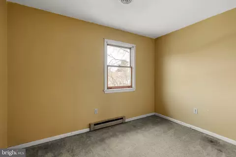 Bedroom - 30 Buttonwood Dr, Lititz, PA 17543 photo 5 of 6