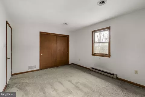 Bedroom - 30 Buttonwood Dr, Lititz, PA 17543 photo 2 of 6