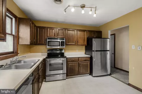 Kitchen - 30 Buttonwood Dr, Lititz, PA 17543 photo 1 of 1