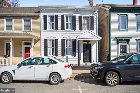240 W Market St, Marietta, PA 17547