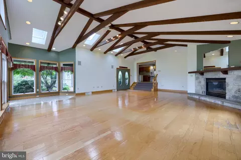 Living - 210 Stevens Rd, Stevens, PA 17578 photo 6 of 13