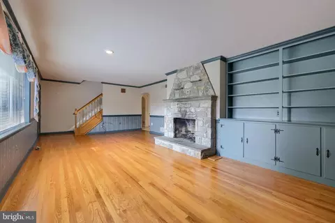 Living - 210 Stevens Rd, Stevens, PA 17578 photo 11 of 13