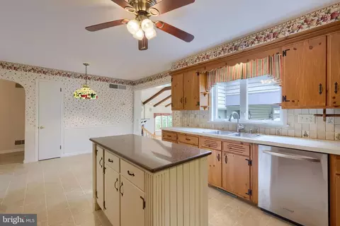 Kitchen - 210 Stevens Rd, Stevens, PA 17578 photo 4 of 5