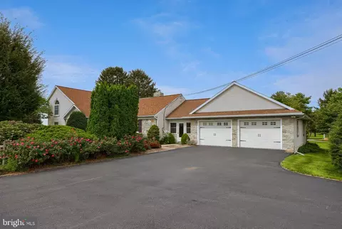 Exterior - 210 Stevens Rd, Stevens, PA 17578 photo 4 of 14