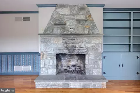 Living - 210 Stevens Rd, Stevens, PA 17578 photo 12 of 13