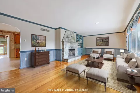 Living - 210 Stevens Rd, Stevens, PA 17578 photo 8 of 13