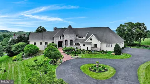 78 Autumn Leaf Ln, Manheim, PA 17545
