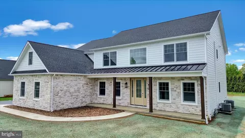 Exterior - 513 Cheltenham Ct, Lititz, PA 17543 photo 10 of 13