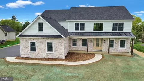 513 Cheltenham Ct, Lititz, PA 17543