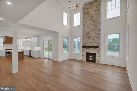 Living - 513 Cheltenham Ct, Lititz, PA 17543 photo 1 of 3