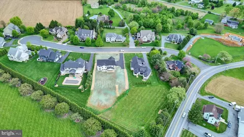 View/Area - 513 Cheltenham Ct, Lititz, PA 17543 photo 4 of 6