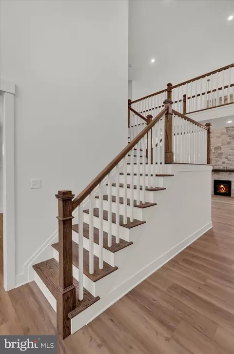 Entry Way - 513 Cheltenham Ct, Lititz, PA 17543 photo 8 of 14
