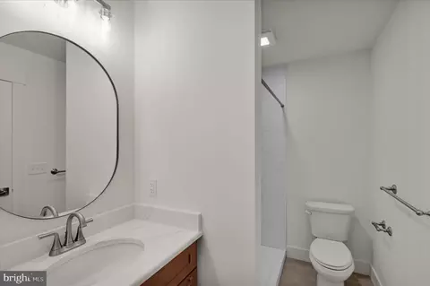Bath - 513 Cheltenham Ct, Lititz, PA 17543 photo 4 of 6