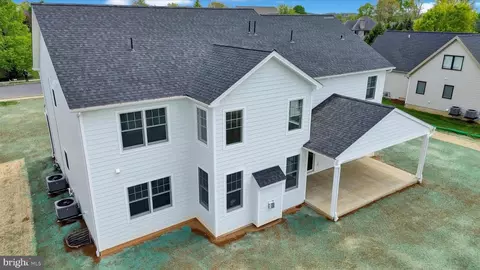 Exterior - 513 Cheltenham Ct, Lititz, PA 17543 photo 7 of 13
