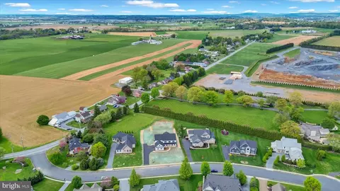 View/Area - 513 Cheltenham Ct, Lititz, PA 17543 photo 3 of 6