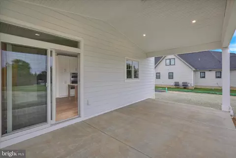 Exterior - 513 Cheltenham Ct, Lititz, PA 17543 photo 8 of 13