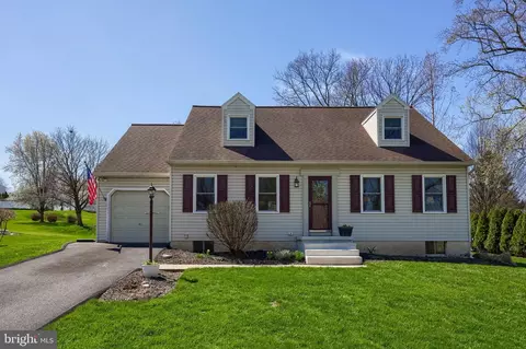 142 Hostetter Ln, Lancaster, PA 17602