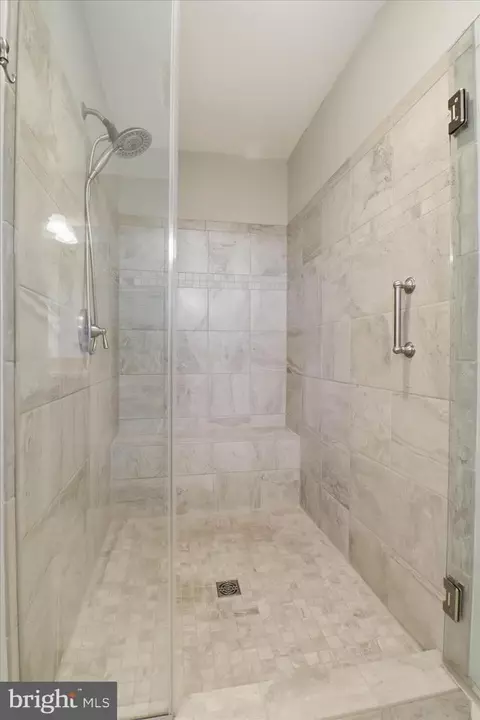 Bath - 364 Evans Rd, Lititz, PA 17543 photo 2 of 3