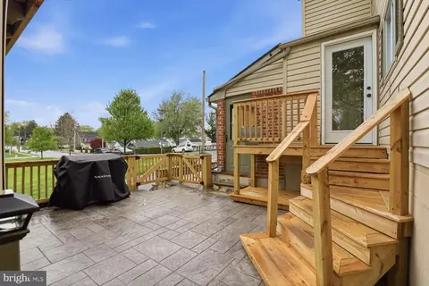 Exterior - 135 S Cedar St, Lititz, PA 17543 photo 3 of 14