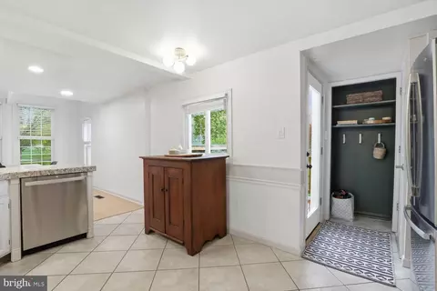 Entry Way - 135 S Cedar St, Lititz, PA 17543 photo 1 of 8