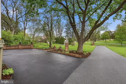 Exterior - 135 S Cedar St, Lititz, PA 17543 photo 11 of 14