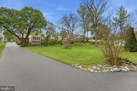 Exterior - 135 S Cedar St, Lititz, PA 17543 photo 12 of 14