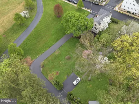 View/Area - 135 S Cedar St, Lititz, PA 17543 photo 2 of 3