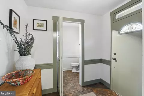 Entry Way - 135 S Cedar St, Lititz, PA 17543 photo 5 of 8