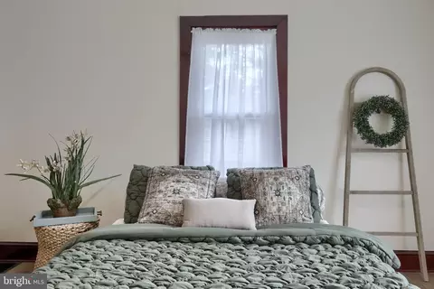 Bedroom - 631 S Broad St, Lititz, PA 17543 photo 3 of 3