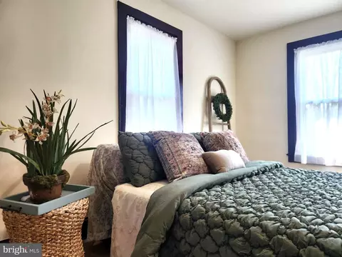 Bedroom - 631 S Broad St, Lititz, PA 17543 photo 2 of 3