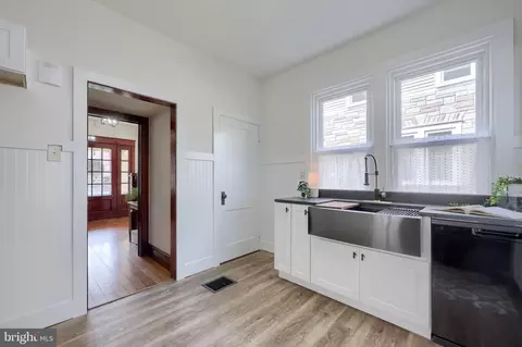 Entry Way - 631 S Broad St, Lititz, PA 17543 photo 6 of 13