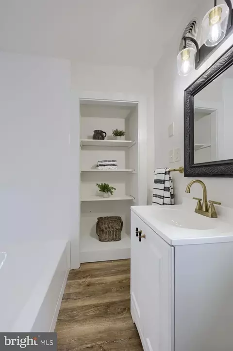 Bath - 631 S Broad St, Lititz, PA 17543 photo 2 of 2