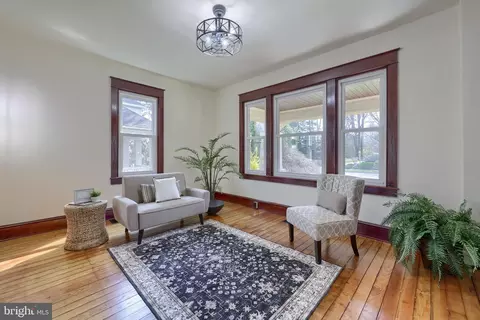 Living - 631 S Broad St, Lititz, PA 17543 photo 3 of 4