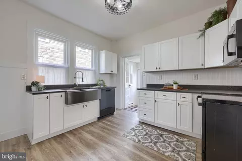 Kitchen - 631 S Broad St, Lititz, PA 17543 photo 2 of 4