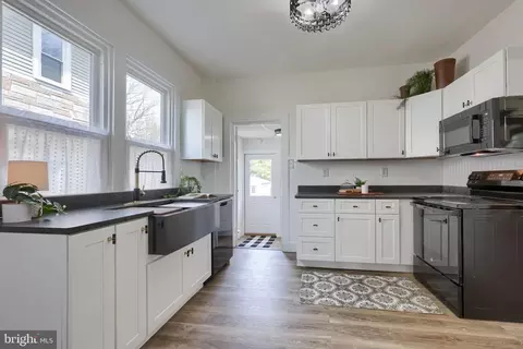 Kitchen - 631 S Broad St, Lititz, PA 17543 photo 4 of 4